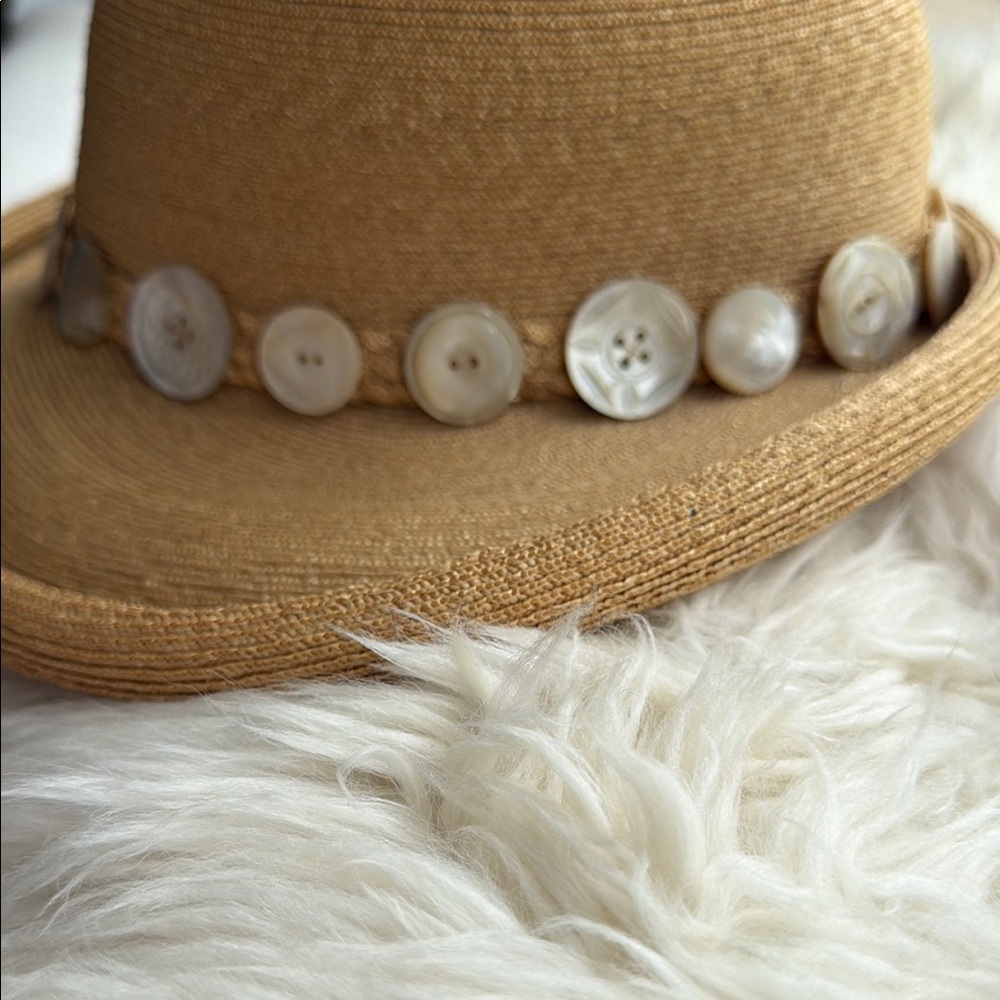 Ignatius Women’s Straw Sun Hat with carved mother-of-pearl Button Trim - Picture 2 of 6